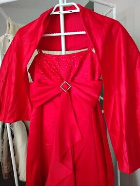 SHAN  Crystal At Top Grown In Red Evening Dress with Rhinestone Details